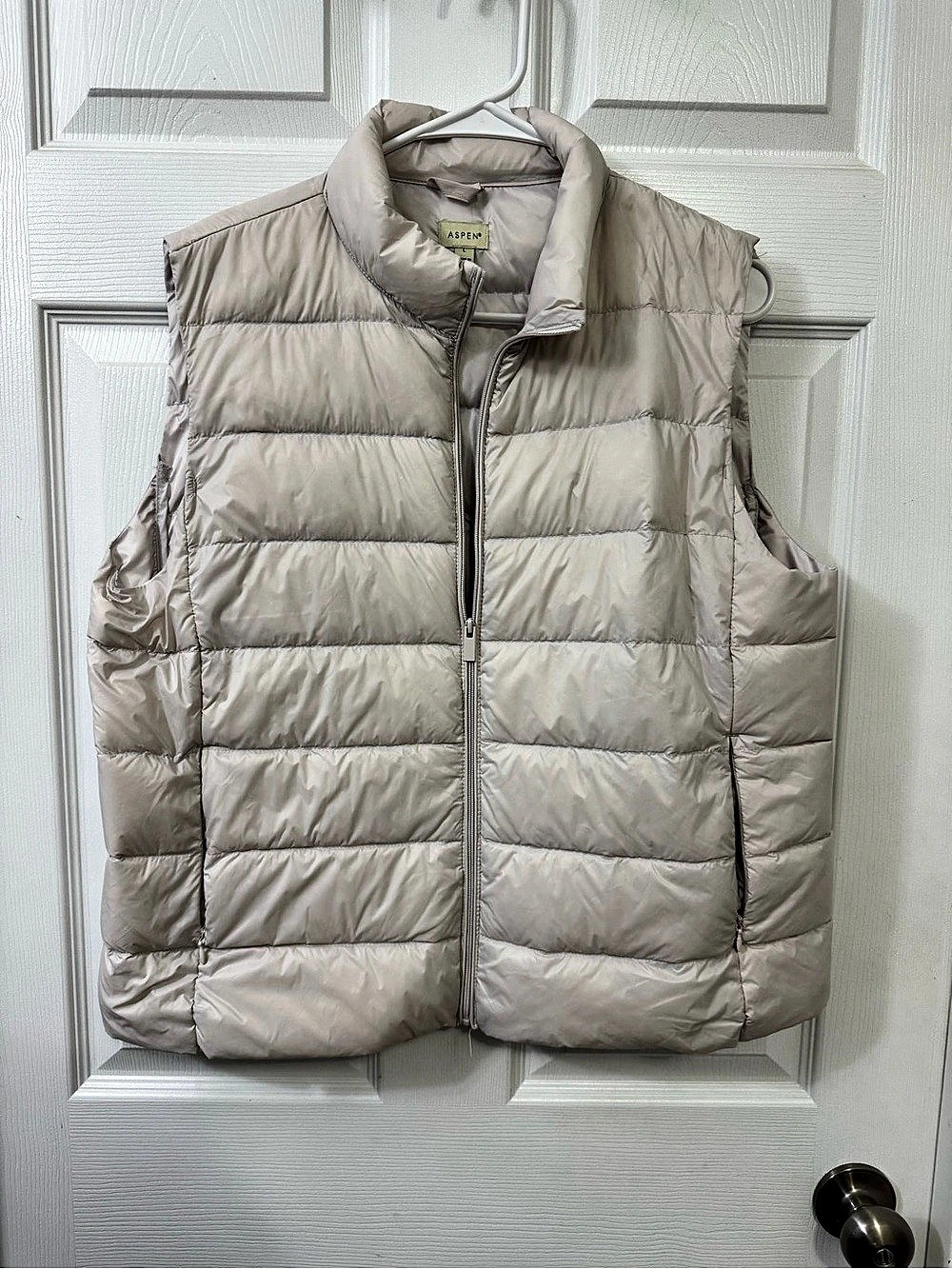 Aspen Puffer Vest in Beige - Like New
